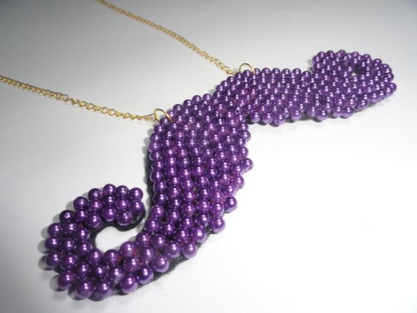 Colar mustache caviar